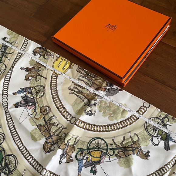 Hermes silk scarf Promenade de Longchamp - Picture 13 of 16